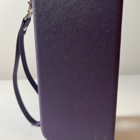 iPhone 13+ phone case - Picture 3 of 3